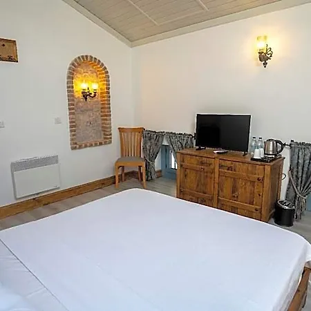 Pietra Ayvalı
