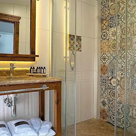 Hotell Pietra 3*